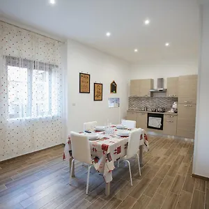 Apartment Marta House, Naples
