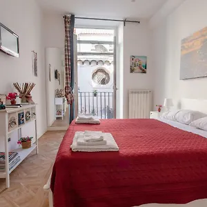 Apartment Il Balcone Sui Presepi, Naples