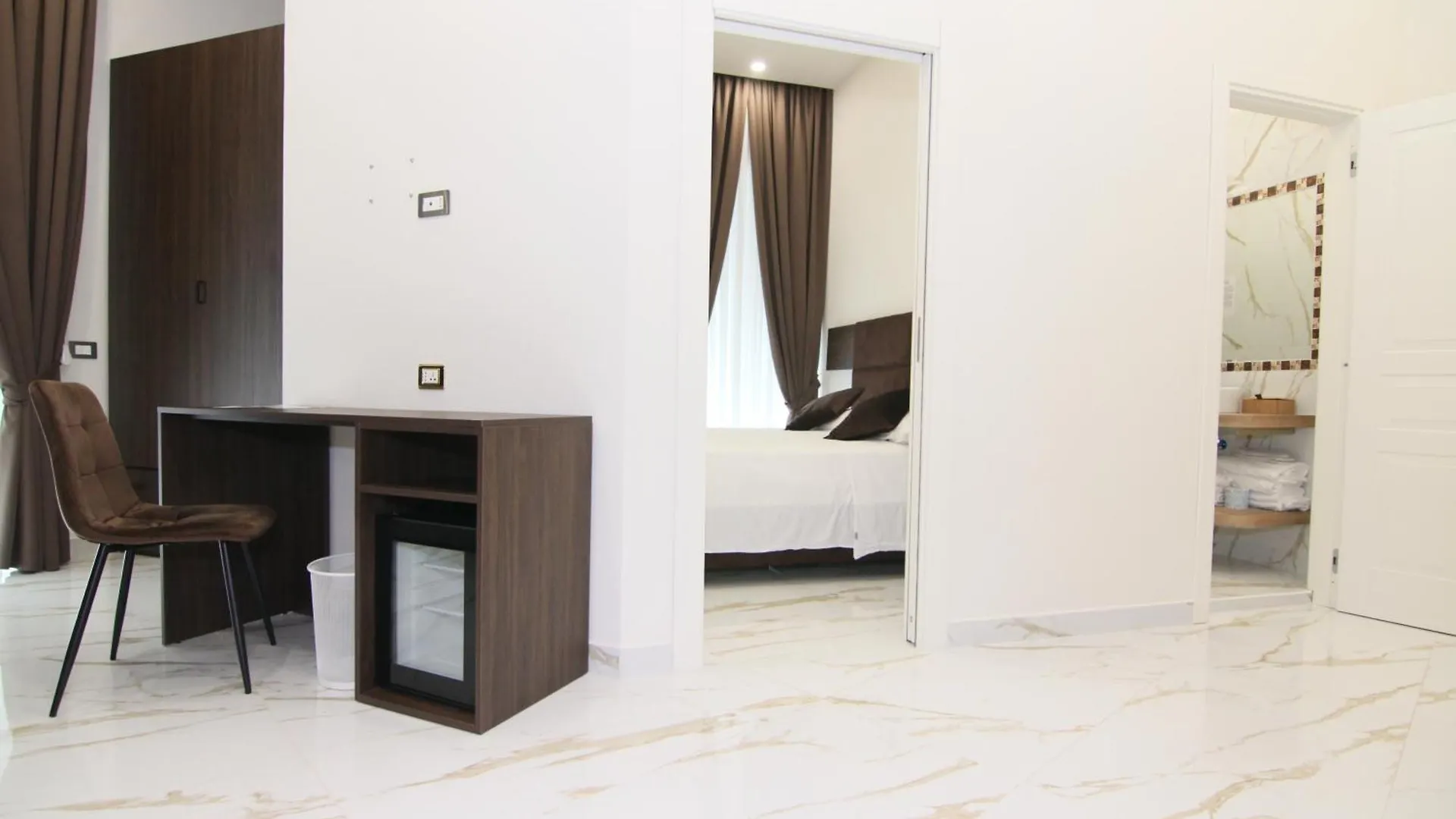 Hotel Auroom Nápoles