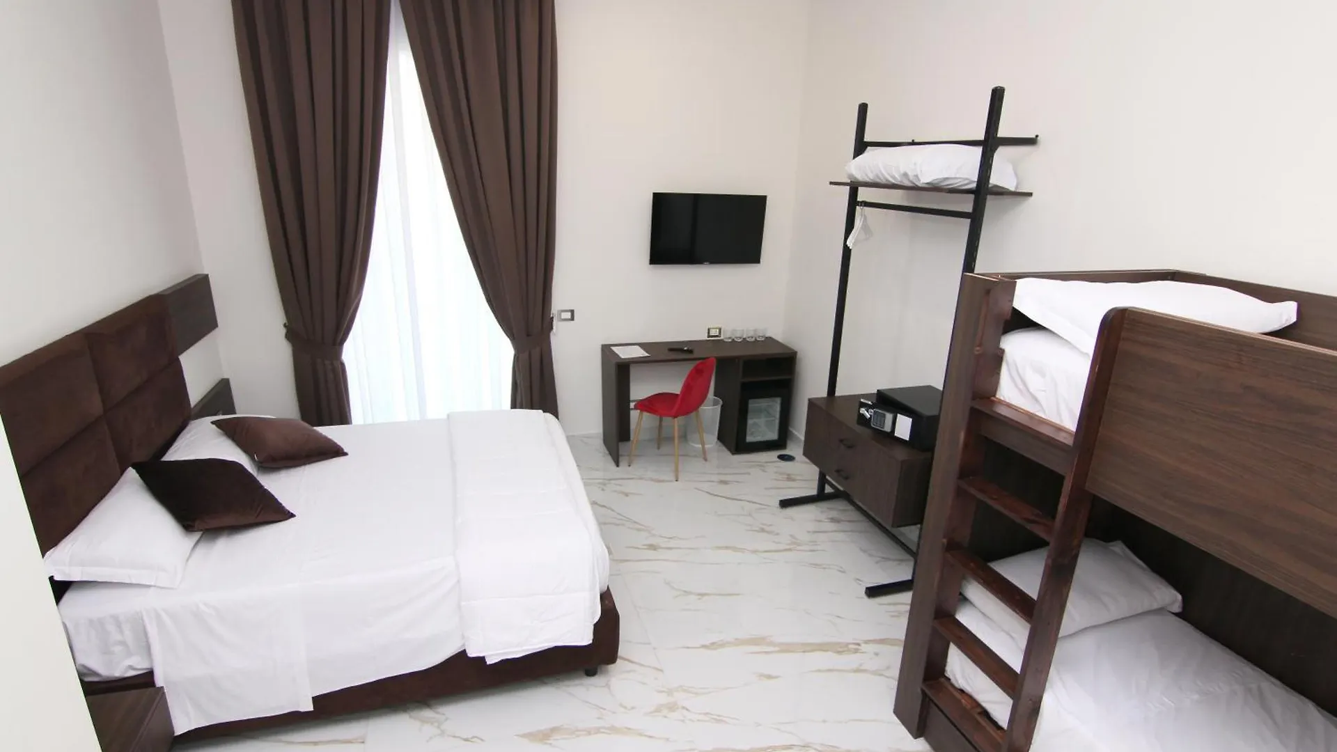 Hotel Auroom Nápoles Italia