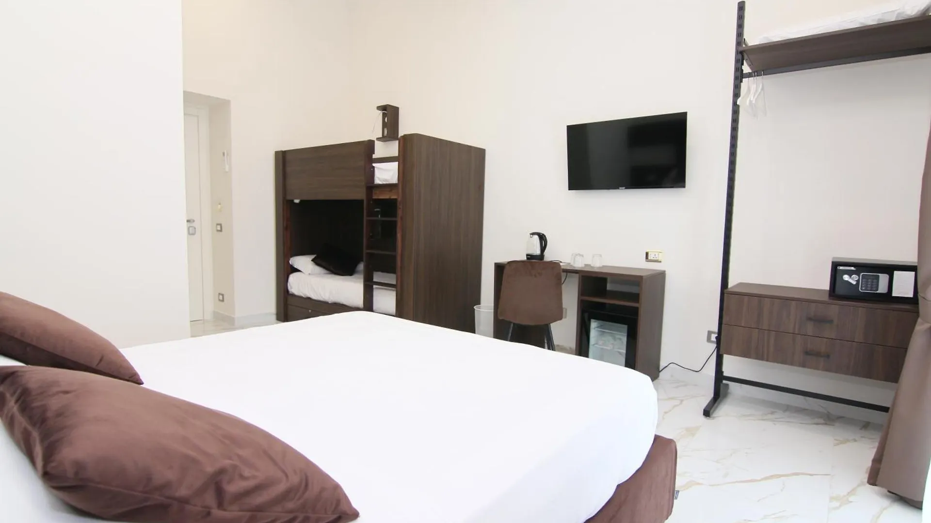 Auroom Naples